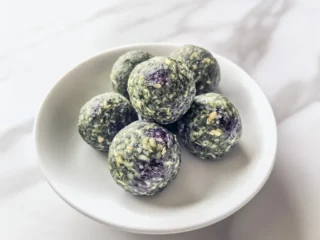 Blueberry & Spinach Balls for Dogs